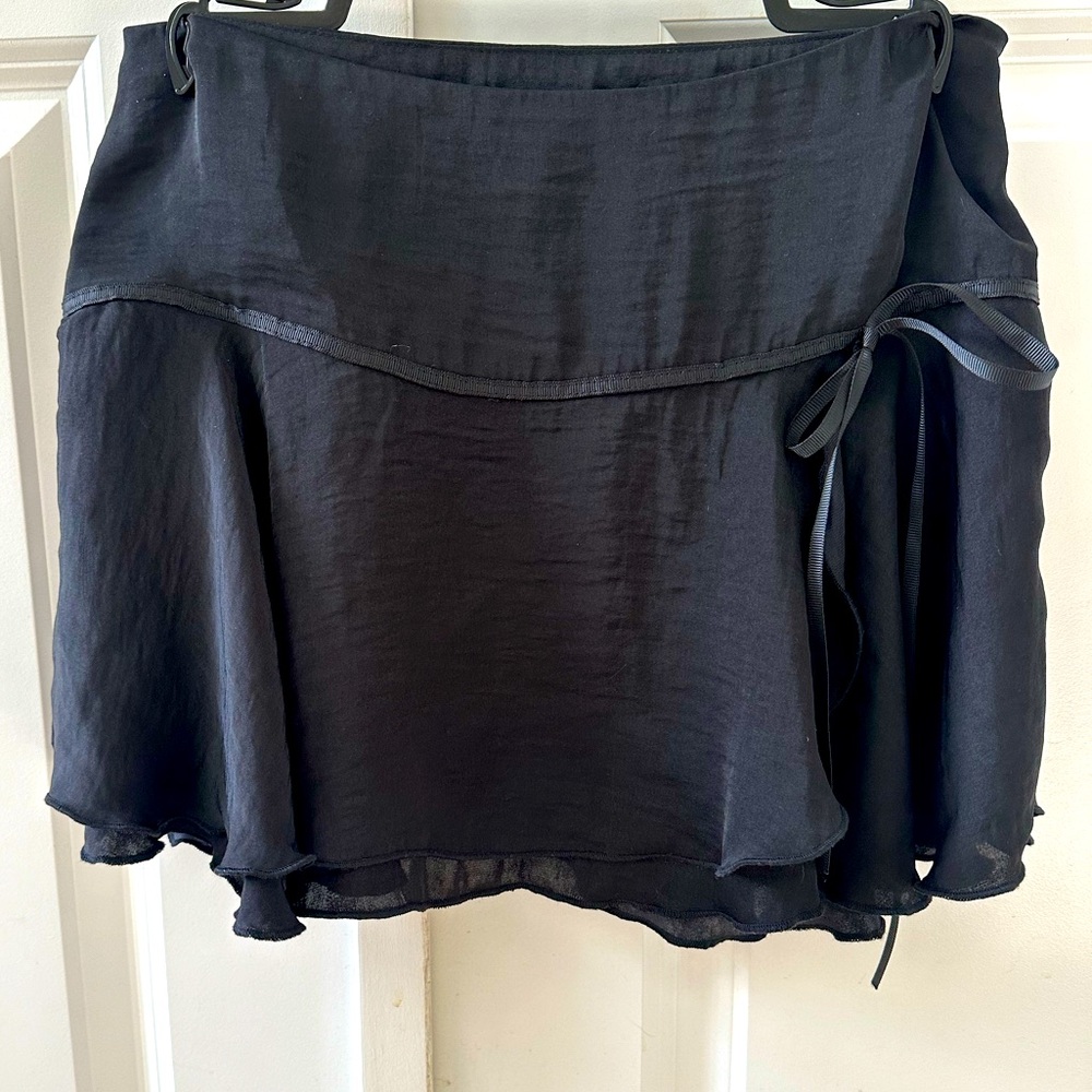 💗Kimchi Blu Carlene black Miniskirt XS NWOT - Picture 2 of 5